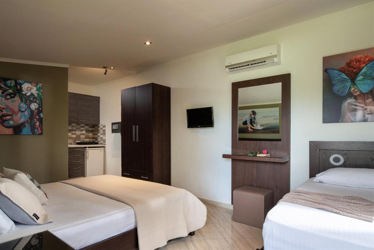 Sunday Resort Gerakini Exterior photo