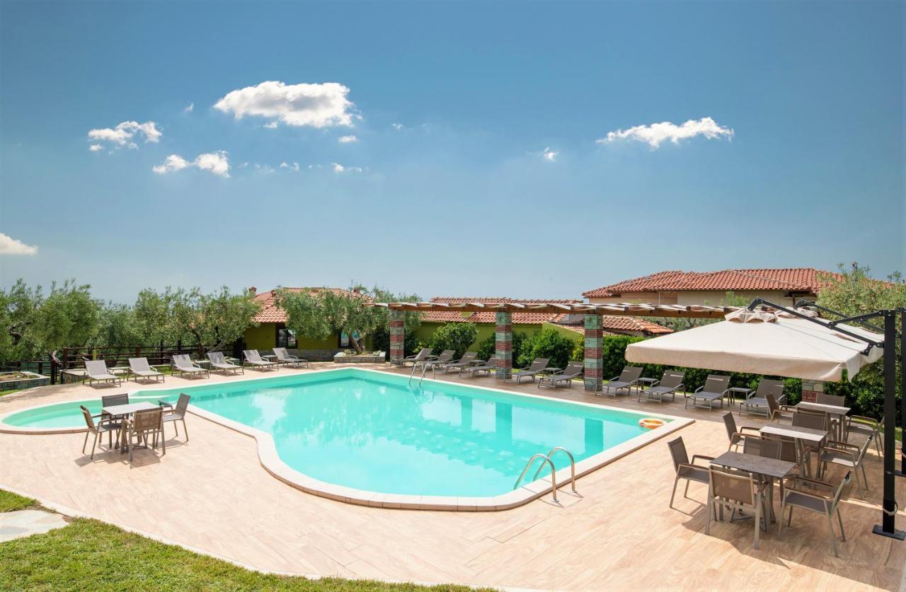Sunday Resort Gerakini Exterior photo