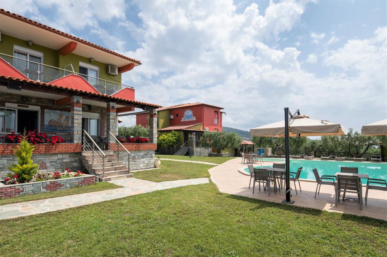 Sunday Resort Gerakini Exterior photo