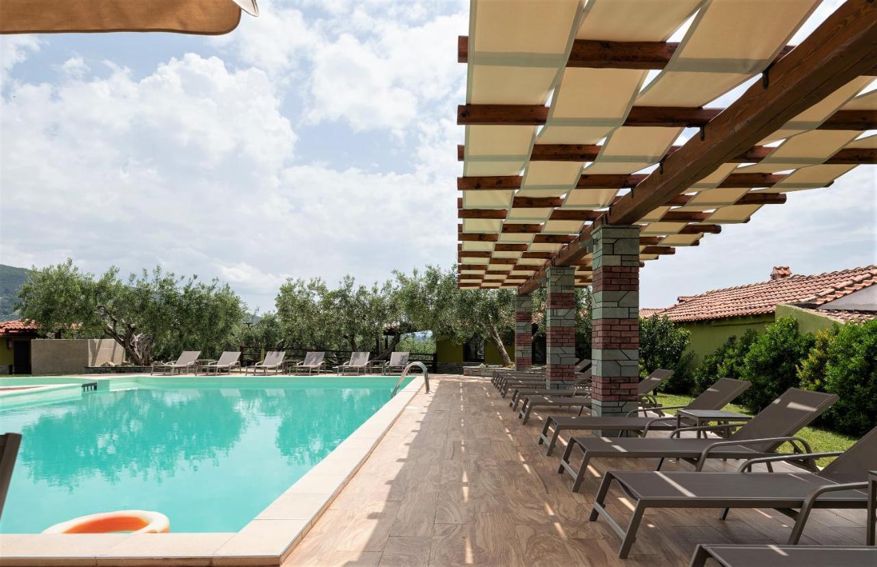 Sunday Resort Gerakini Exterior photo