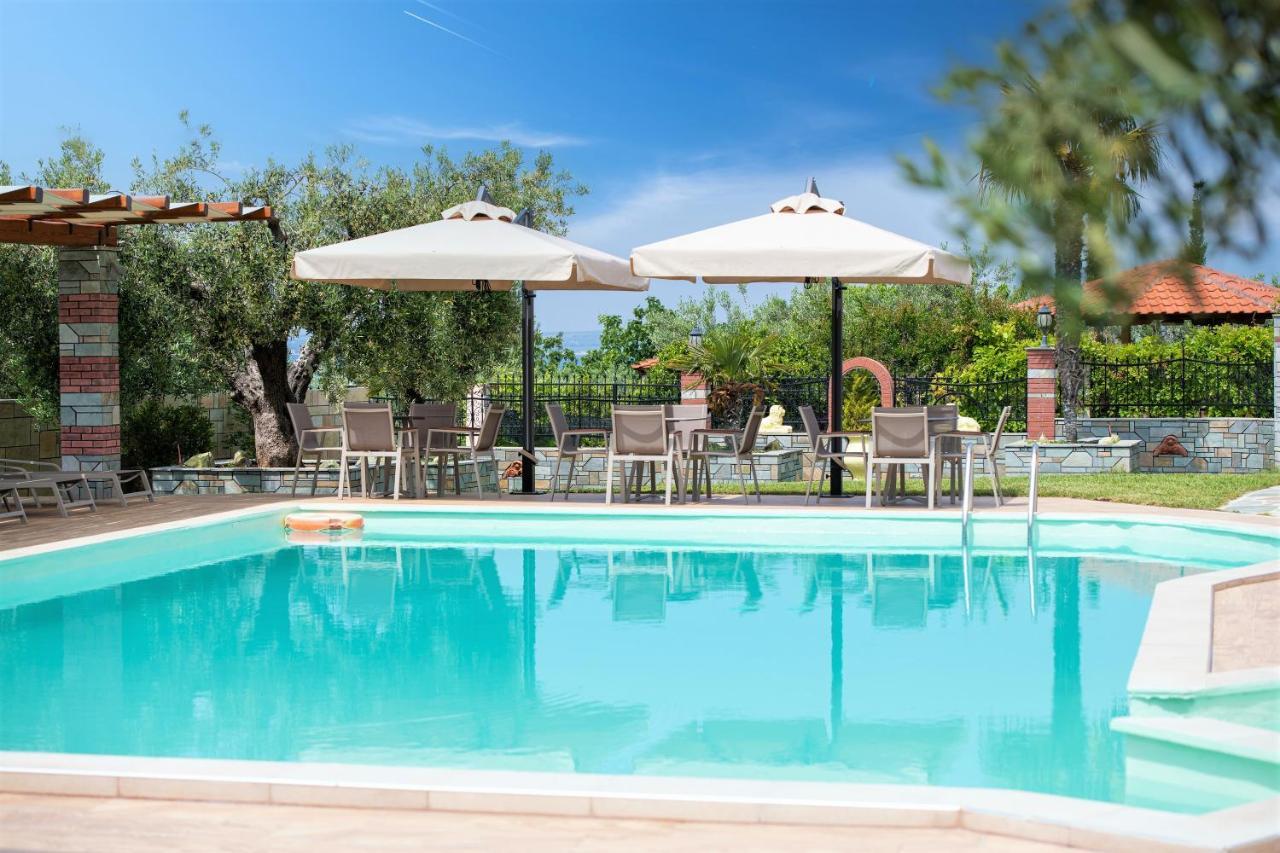 Sunday Resort Gerakini Exterior photo