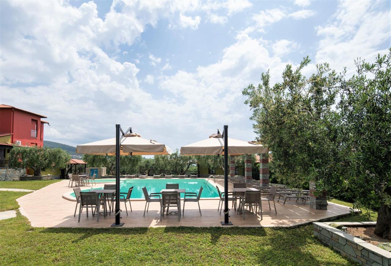 Sunday Resort Gerakini Exterior photo