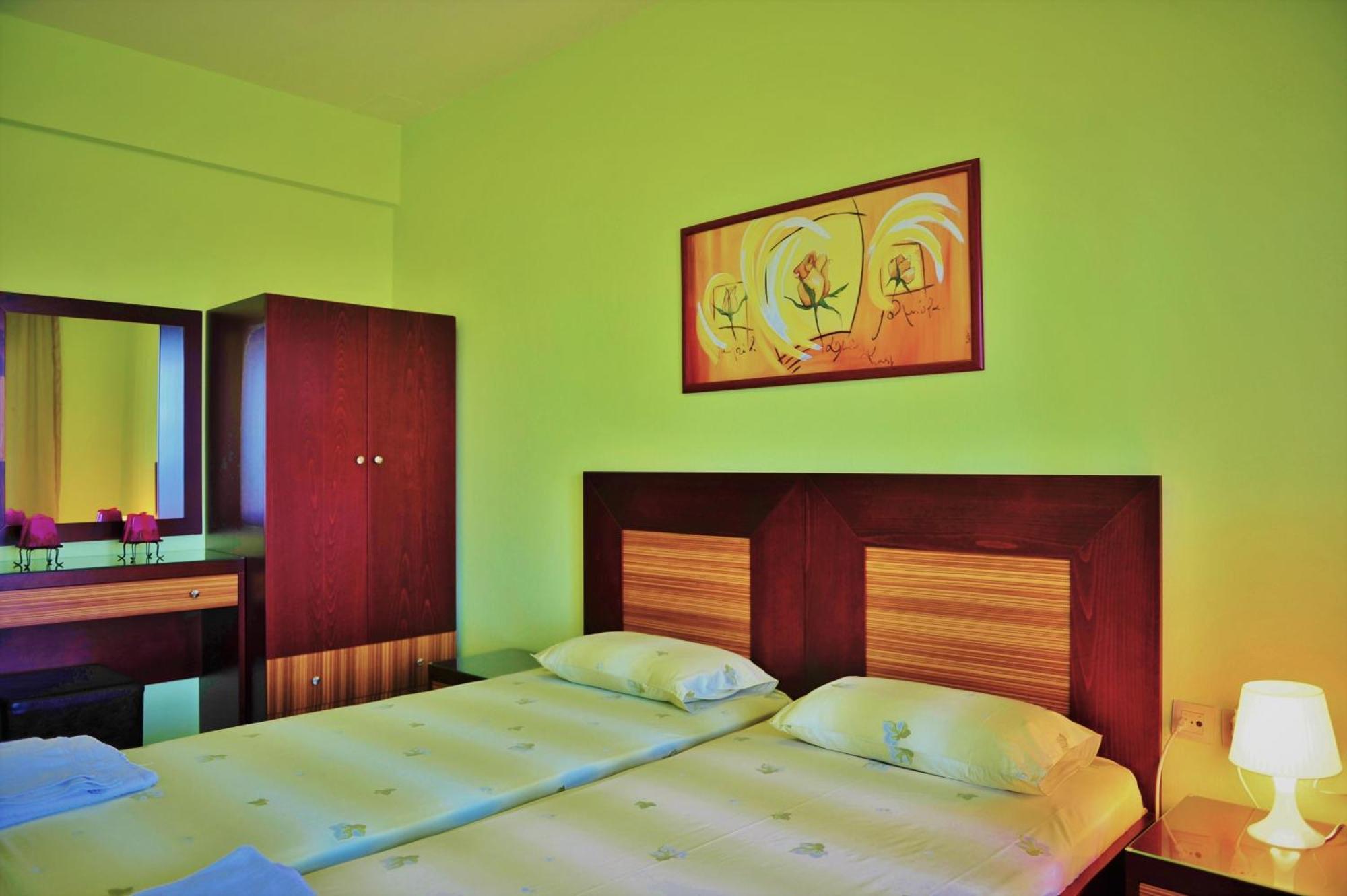 Sunday Resort Gerakini Exterior photo