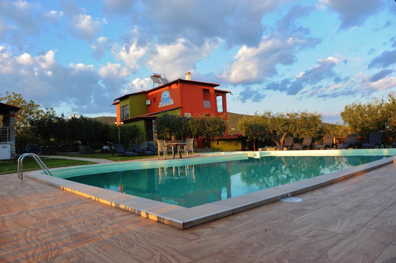 Sunday Resort Gerakini Exterior photo