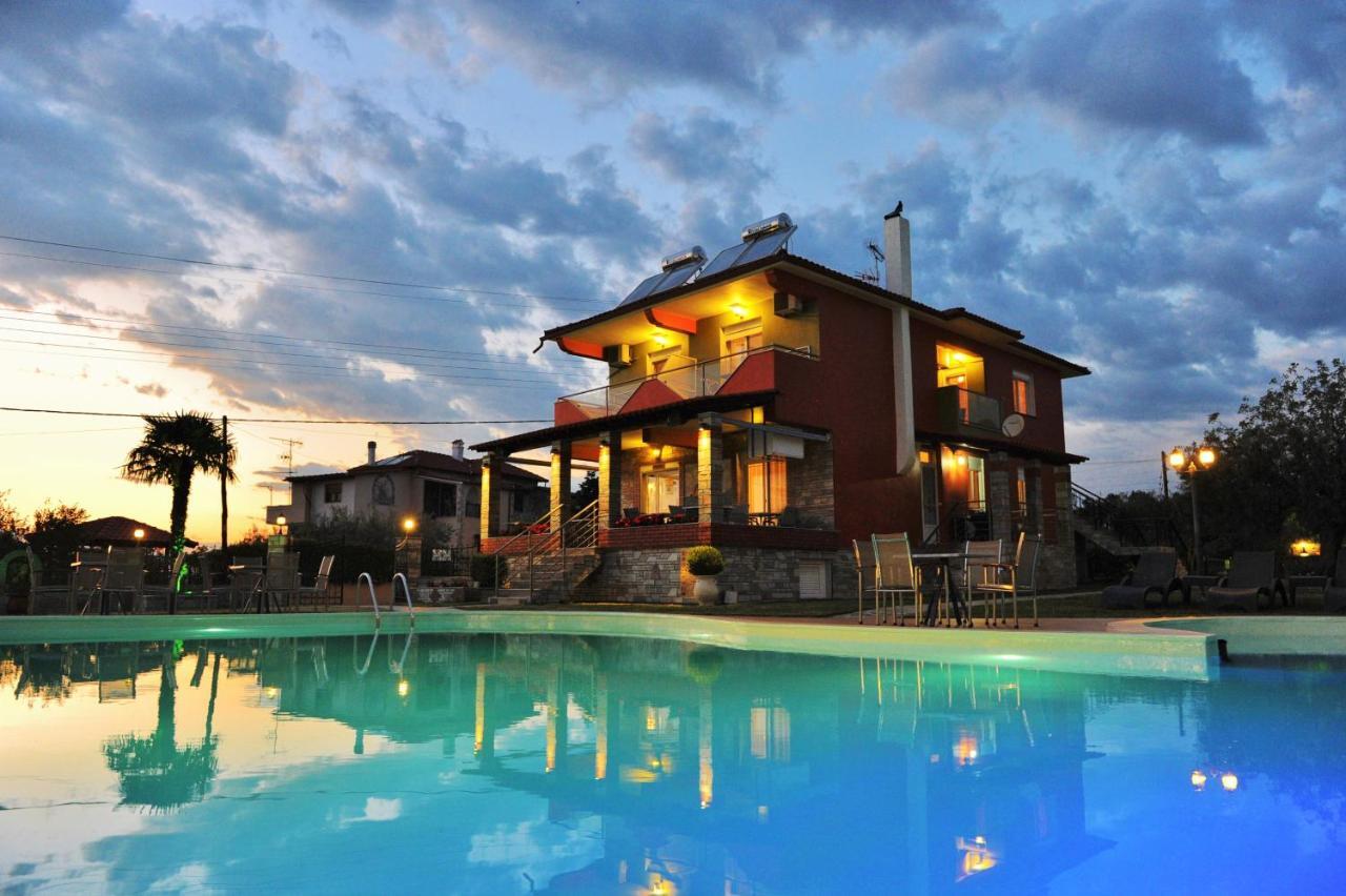 Sunday Resort Gerakini Exterior photo