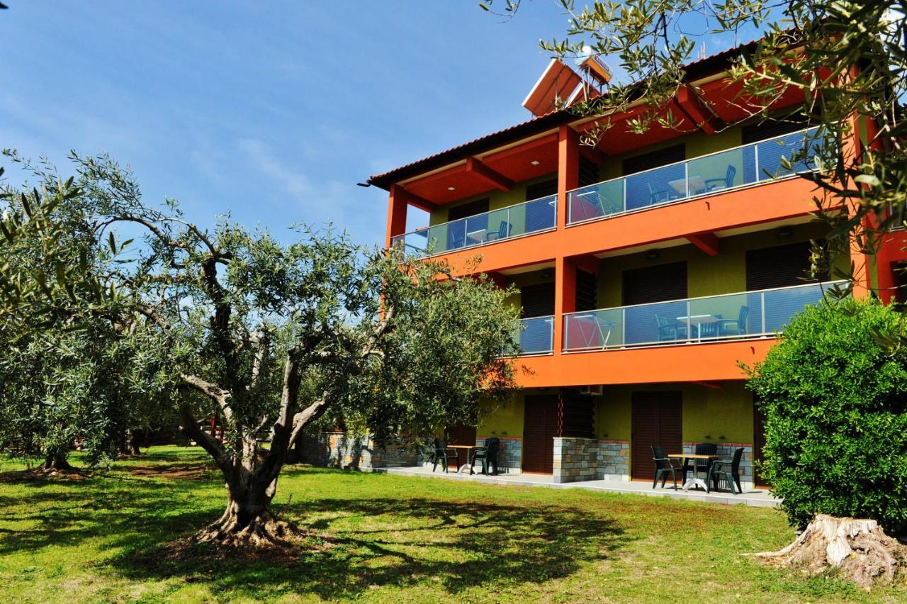 Sunday Resort Gerakini Exterior photo